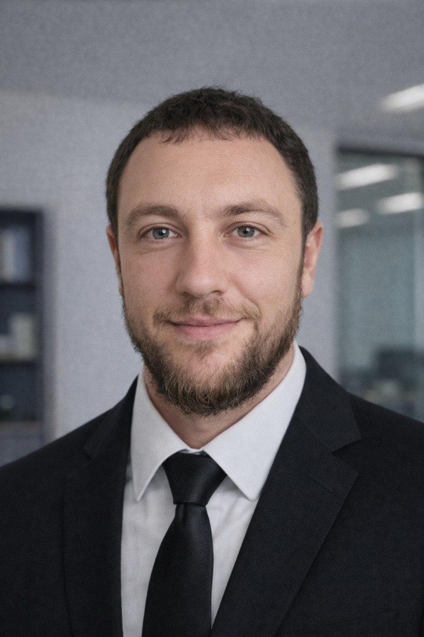 FARID BAZYLIUK -  Author and Full-Stack Engineer